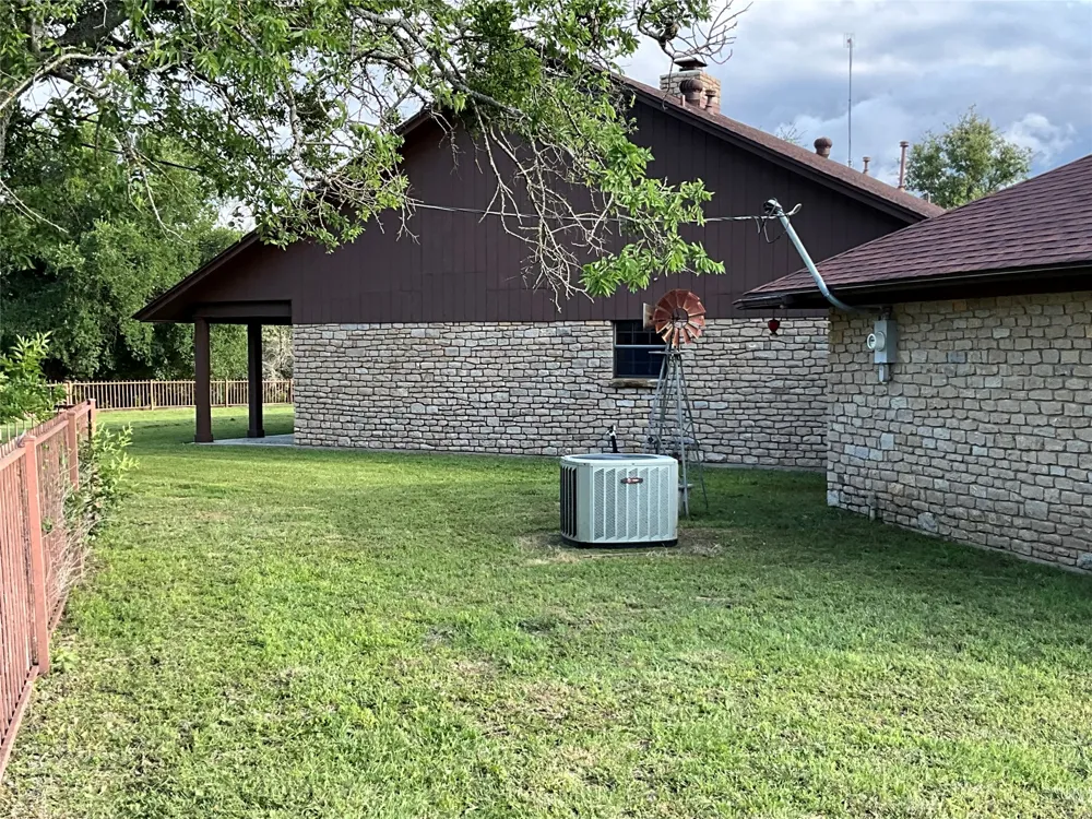 999 W Boynton st Hamilton, TX 76531