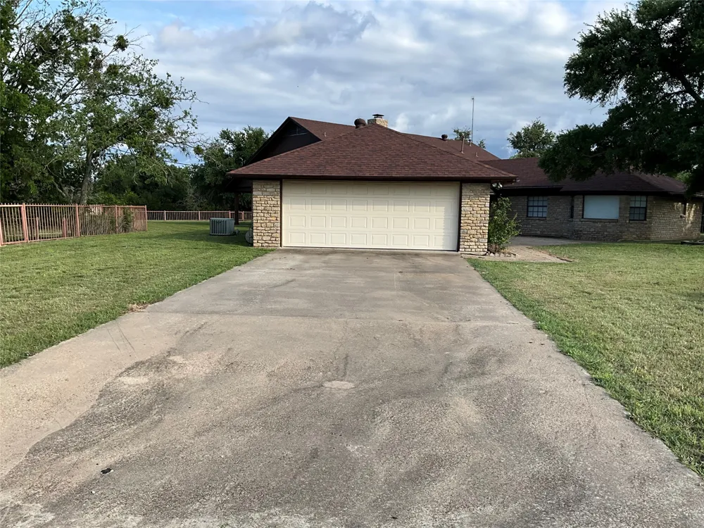 999 W Boynton st Hamilton, TX 76531