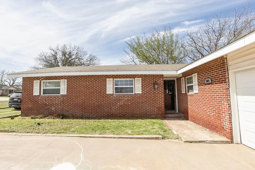 809 E Highway 82 Nocona, TX 76255
