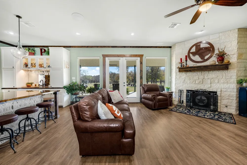 650 Scoggins Road Tioga, TX 76271