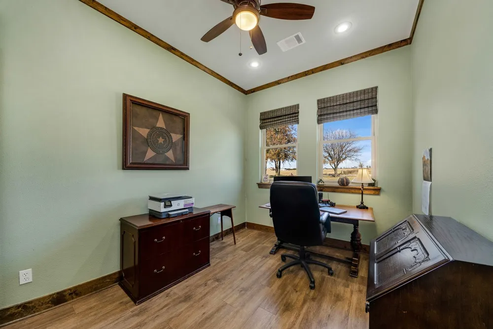 650 Scoggins Road Tioga, TX 76271
