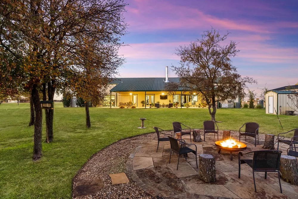 650 Scoggins Road Tioga, TX 76271