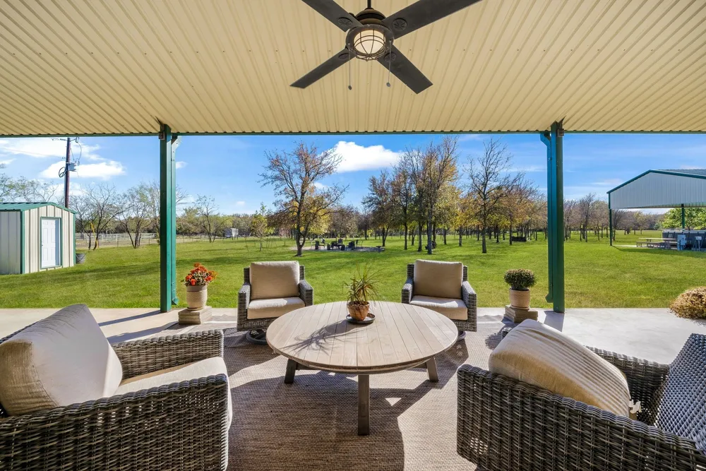 650 Scoggins Road Tioga, TX 76271