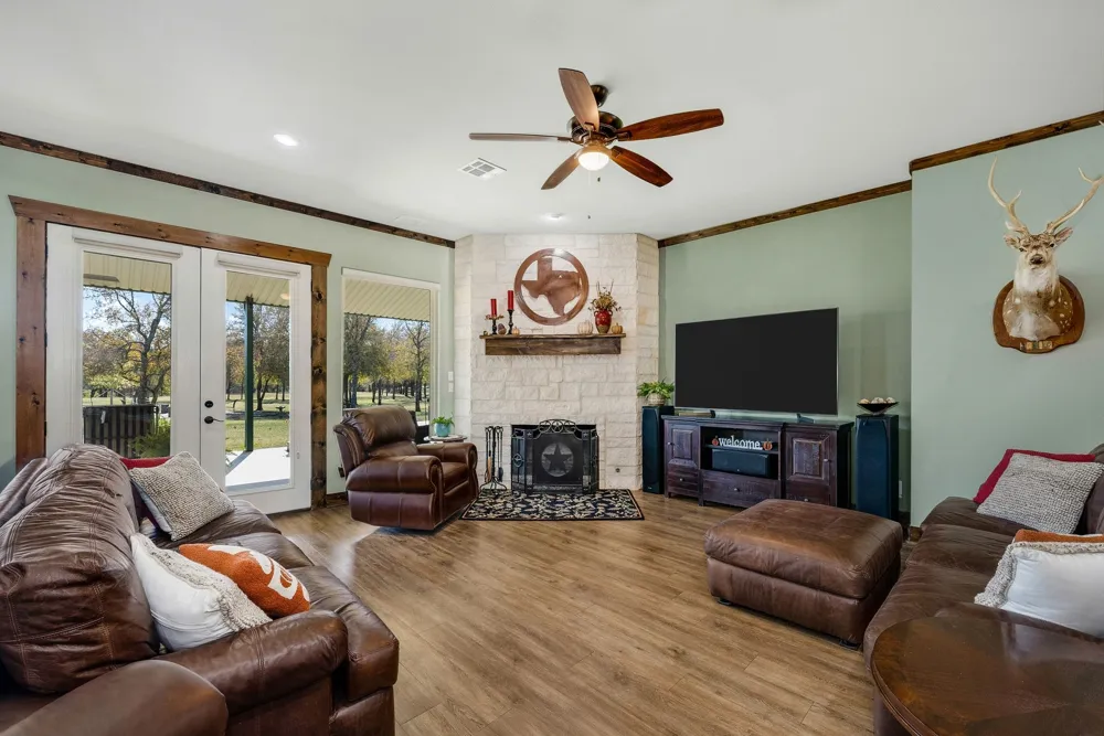650 Scoggins Road Tioga, TX 76271