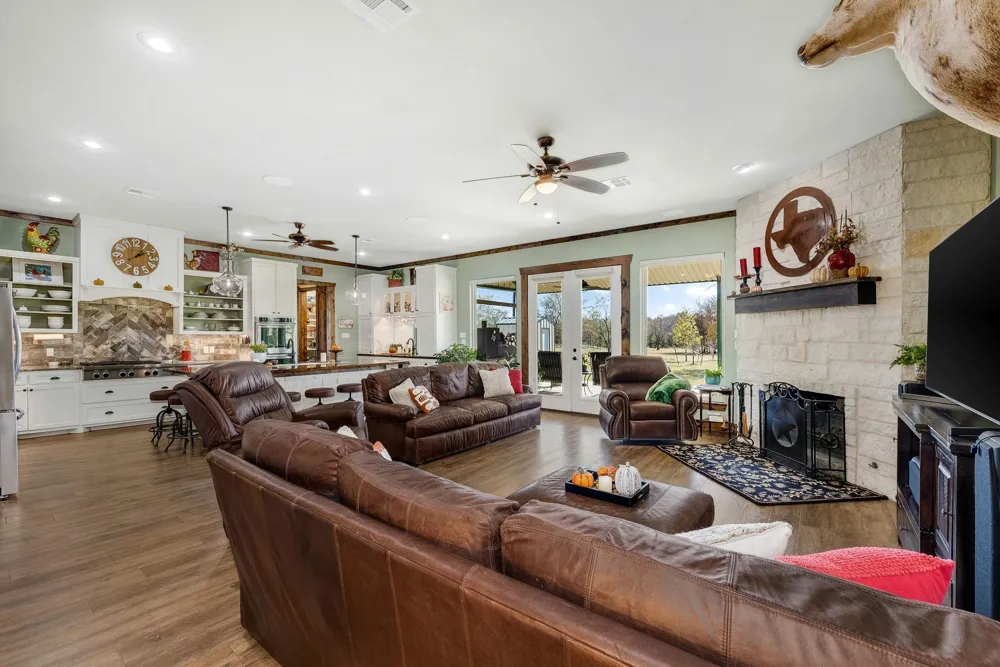 650 Scoggins Road Tioga, TX 76271