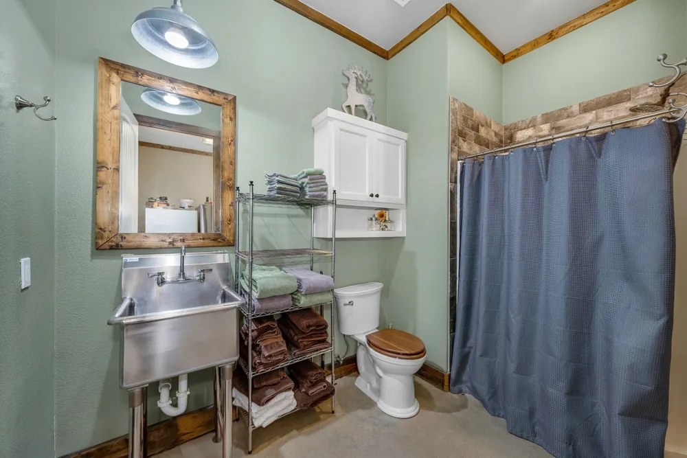 650 Scoggins Road Tioga, TX 76271