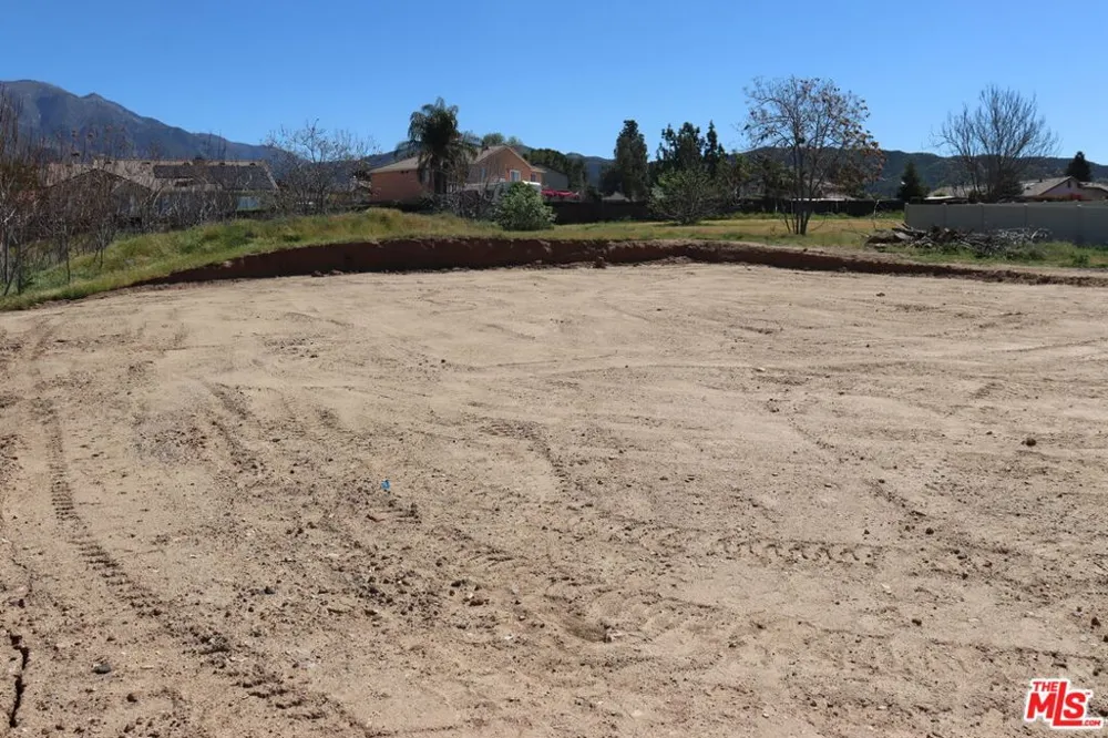 35425 Fir Avenue Yucaipa, CA 92399