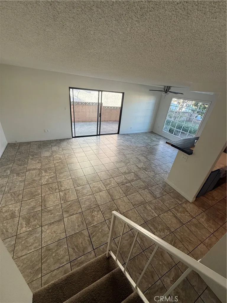 10831 PINE Los Alamitos, CA 90720