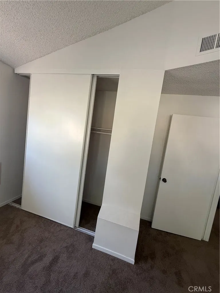 10831 PINE Los Alamitos, CA 90720