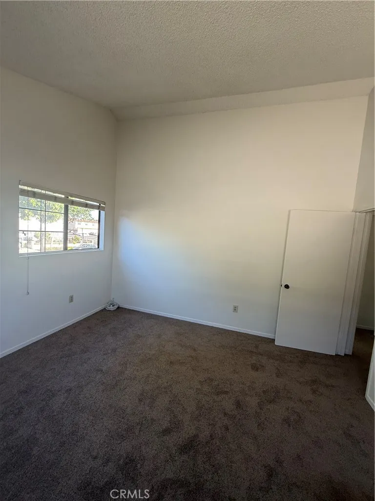 10831 PINE Los Alamitos, CA 90720