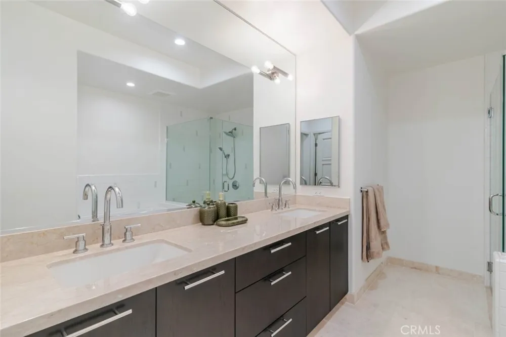 352 Caruso Avenue Glendale, CA 91210