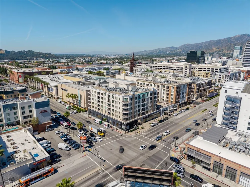 352 Caruso Avenue Glendale, CA 91210