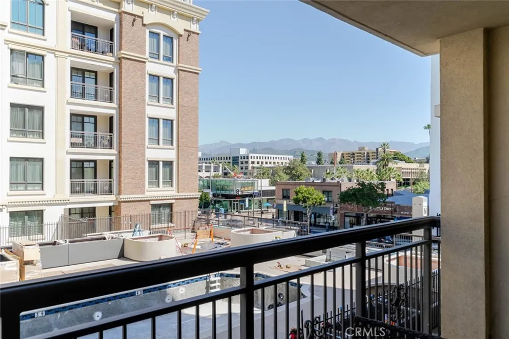 352 Caruso Avenue Glendale, CA 91210