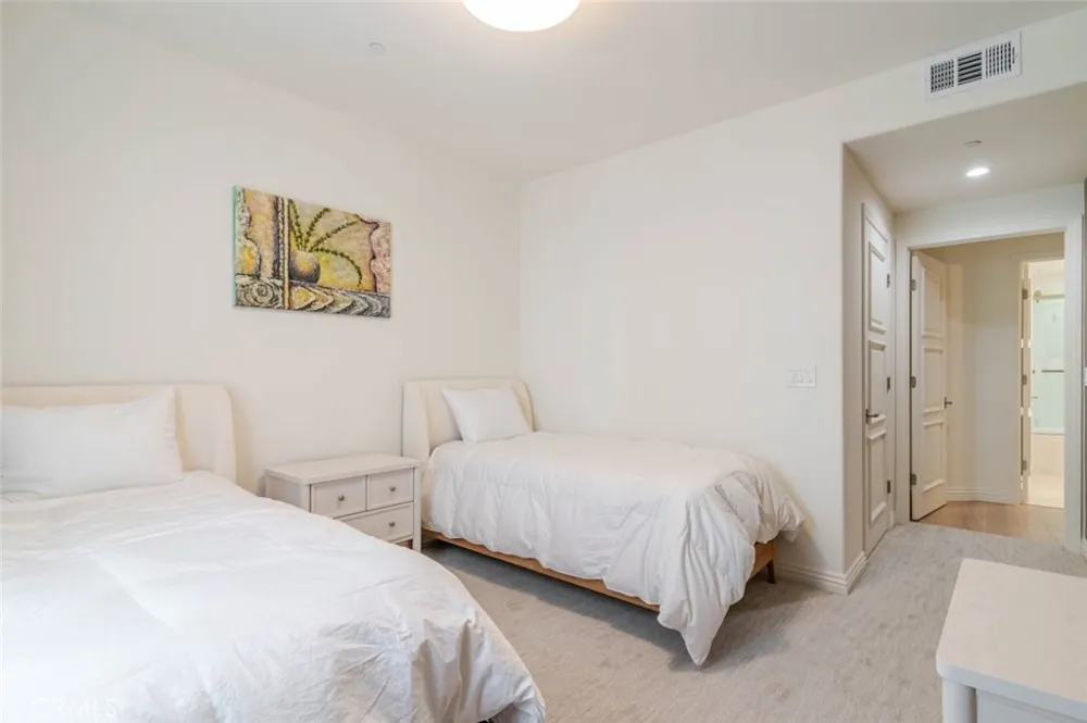 352 Caruso Avenue Glendale, CA 91210