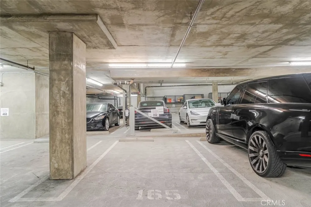 352 Caruso Avenue Glendale, CA 91210