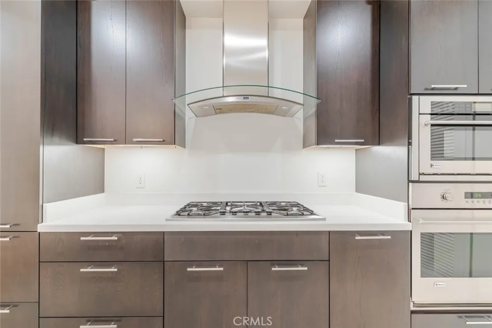 352 Caruso Avenue Glendale, CA 91210
