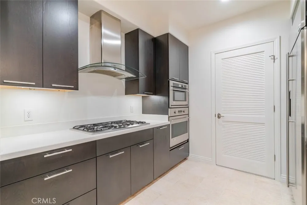 352 Caruso Avenue Glendale, CA 91210