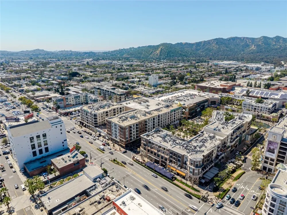 352 Caruso Avenue Glendale, CA 91210