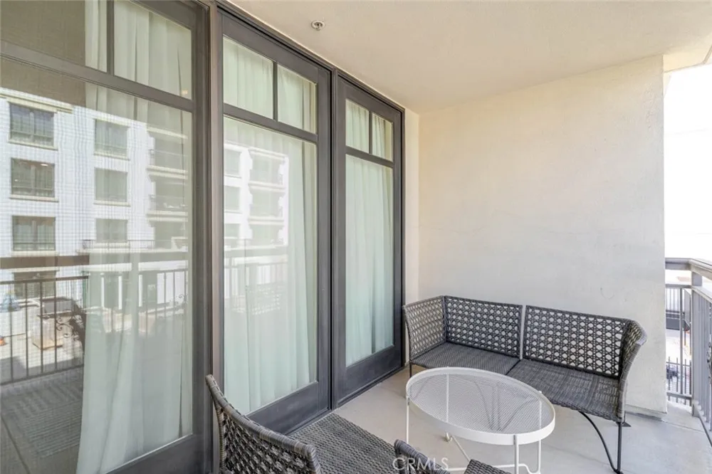 352 Caruso Avenue Glendale, CA 91210