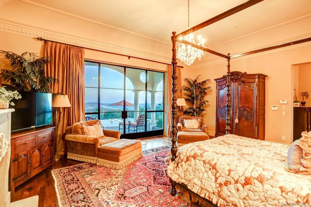 5806 Bucknell Ave La Jolla, CA 92037