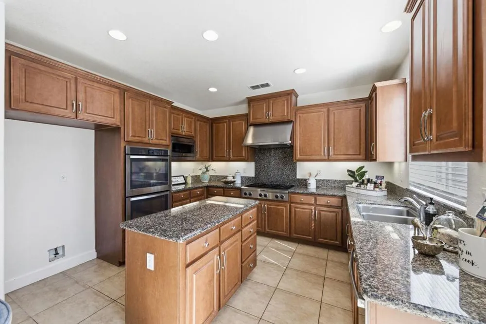 698 W Rico Way Mountain House, CA 95391
