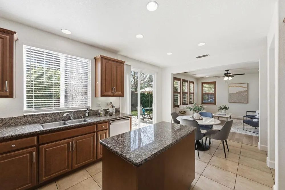 698 W Rico Way Mountain House, CA 95391