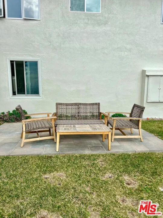 6232 TAPIA DRIVE #A Malibu, CA 90265