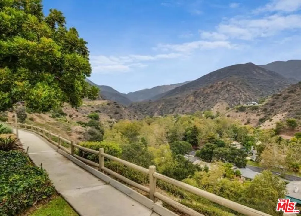 6232 TAPIA DRIVE #A Malibu, CA 90265