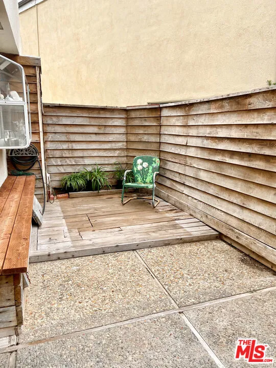 6232 TAPIA DRIVE #A Malibu, CA 90265