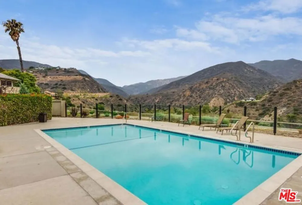 6232 TAPIA DRIVE #A Malibu, CA 90265