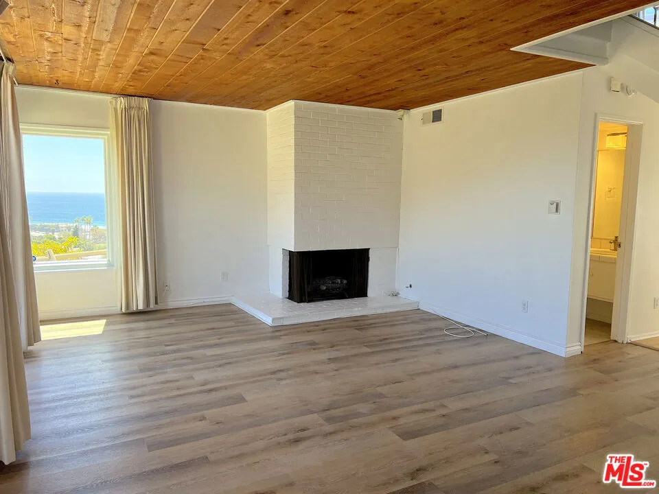 6232 TAPIA DRIVE #A Malibu, CA 90265