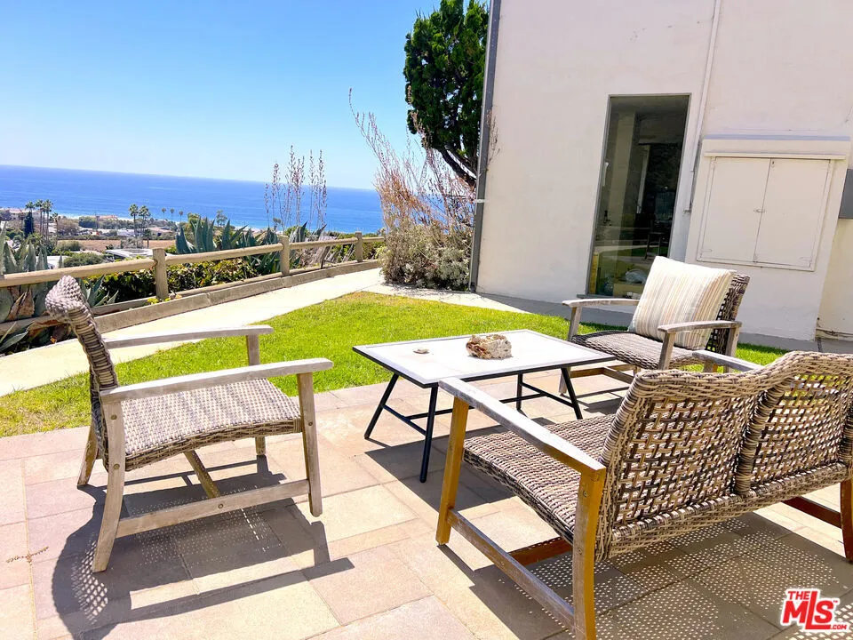 6232 TAPIA DRIVE #A Malibu, CA 90265