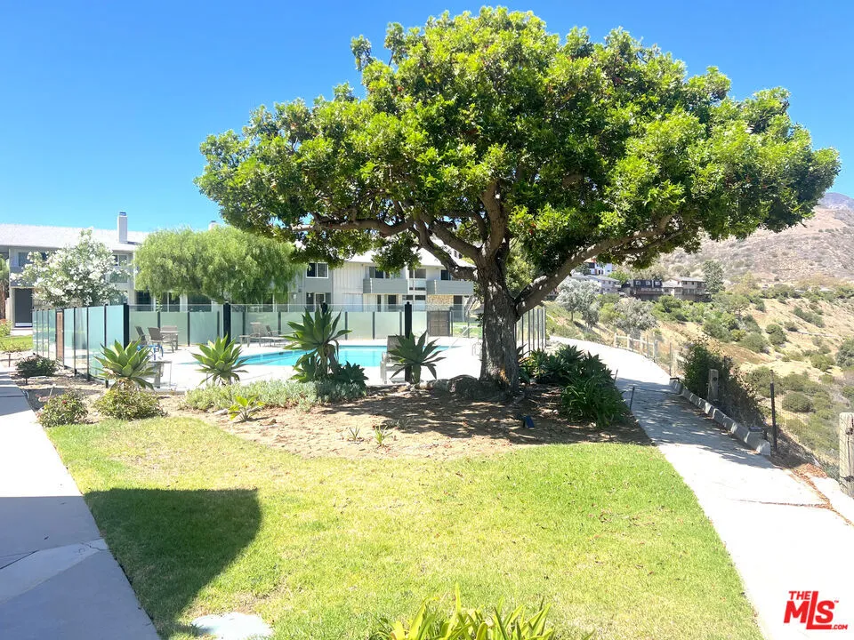 6232 TAPIA DRIVE #A Malibu, CA 90265