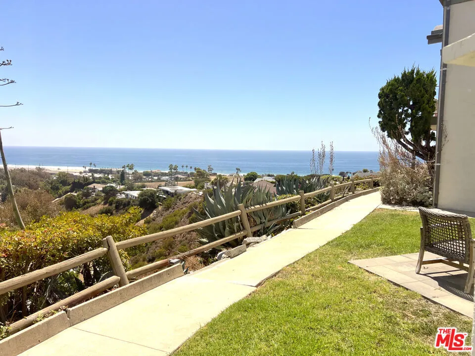 6232 TAPIA DRIVE #A Malibu, CA 90265