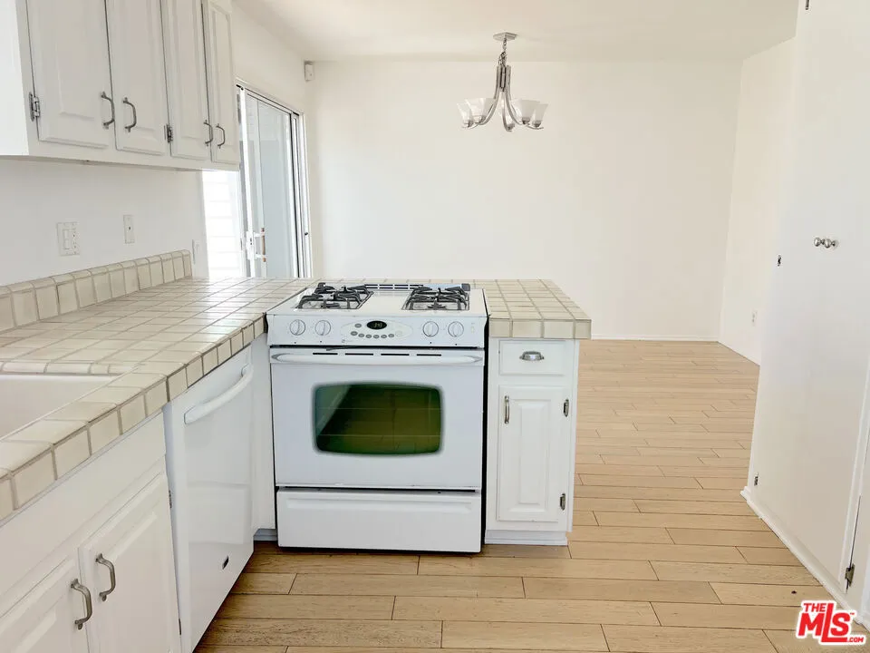 6232 TAPIA DRIVE #A Malibu, CA 90265