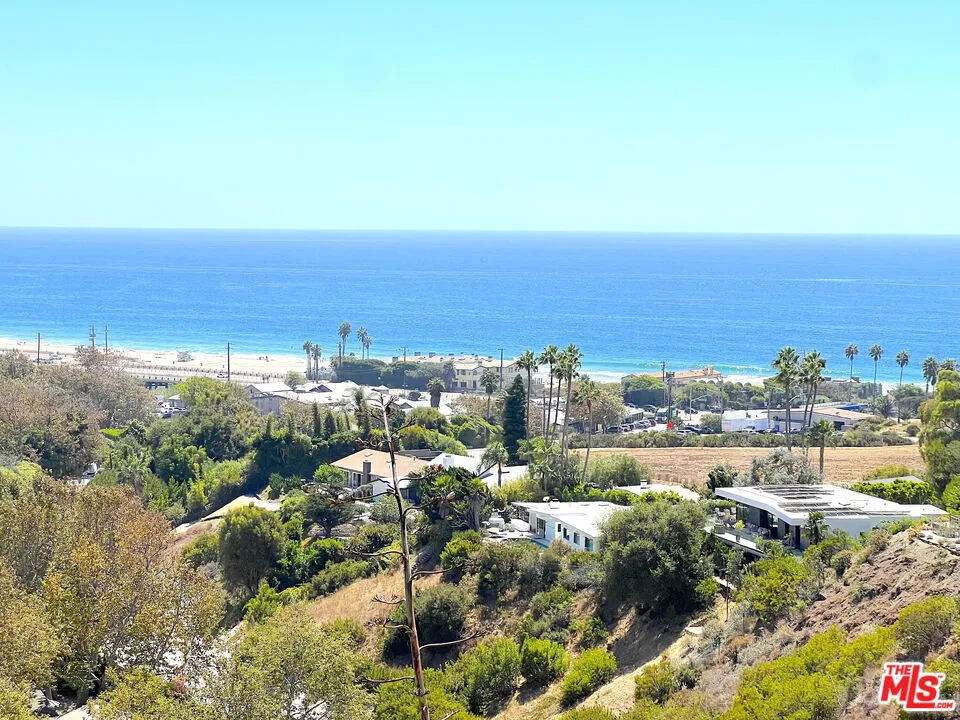 6232 TAPIA DRIVE #A Malibu, CA 90265
