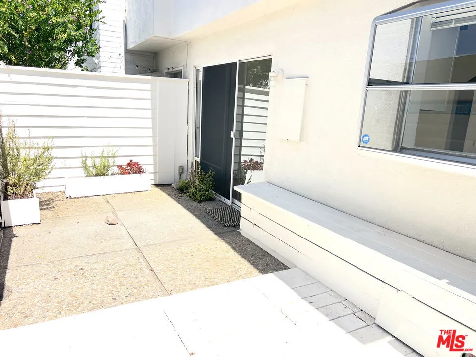 6232 TAPIA DRIVE #A Malibu, CA 90265