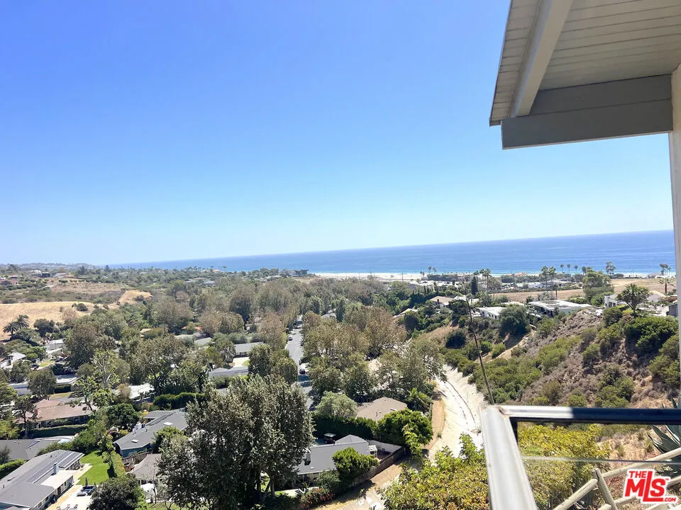 6232 TAPIA DRIVE #A Malibu, CA 90265