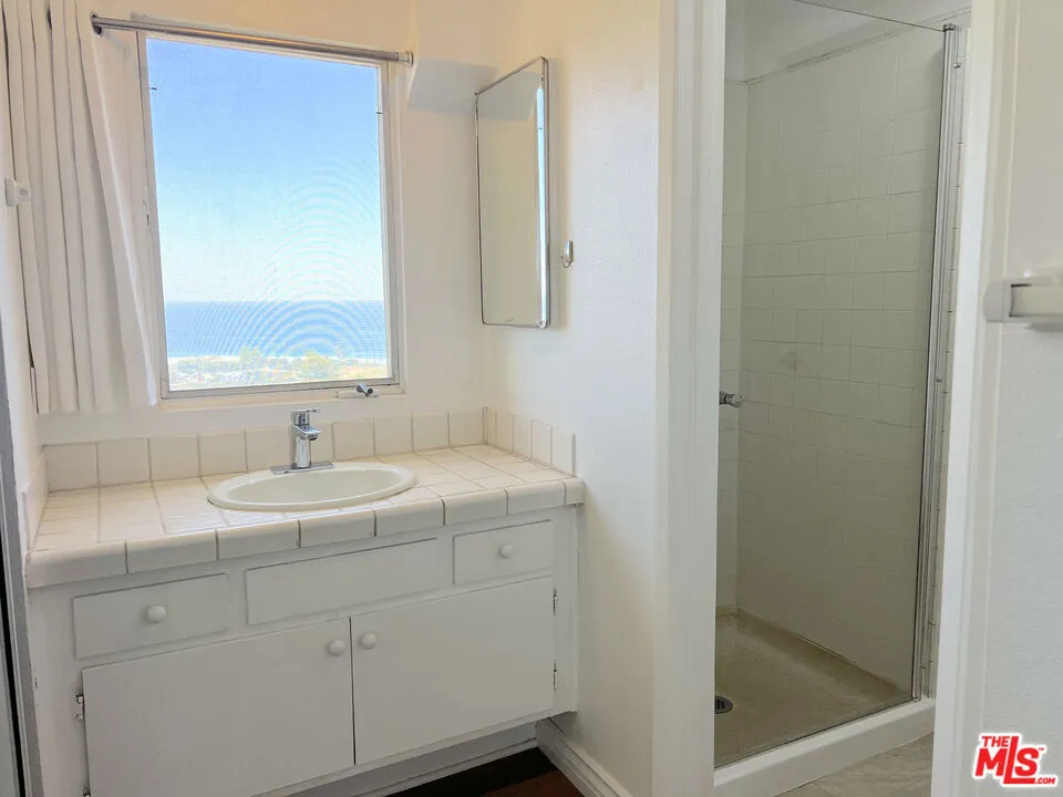 6232 TAPIA DRIVE #A Malibu, CA 90265