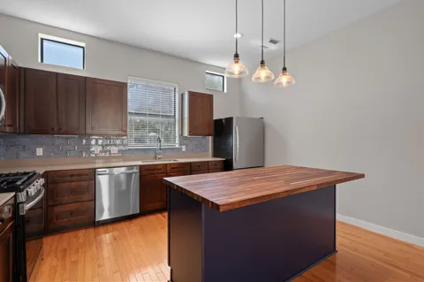 6000 S Congress Avenue #302