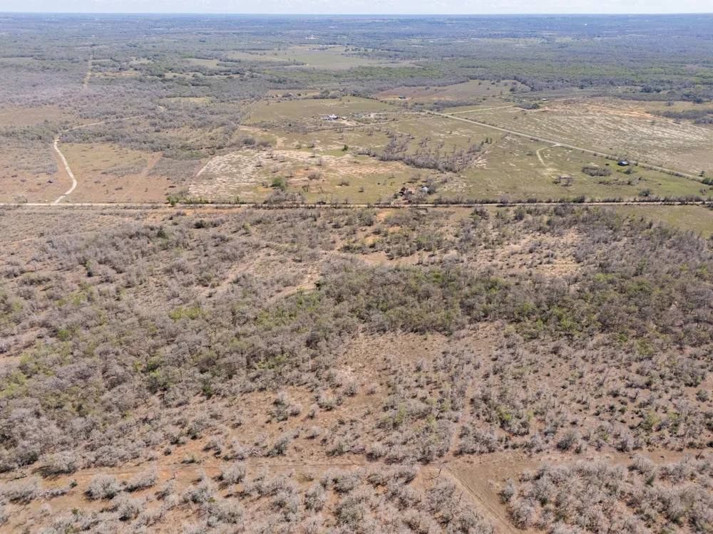 Cr 420 Waelder, TX 78959