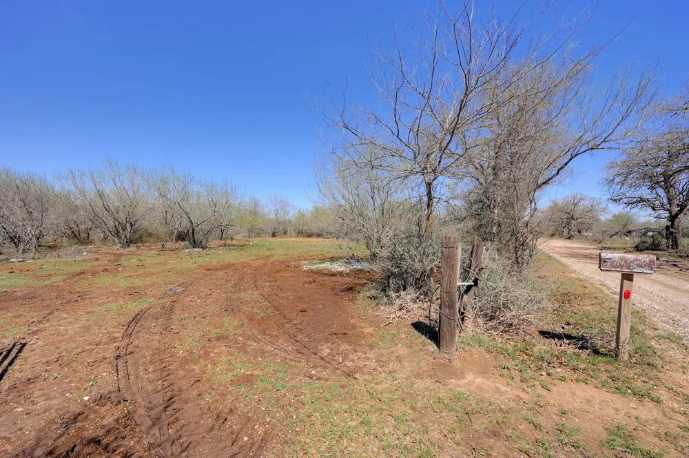 Cr 420 Waelder, TX 78959