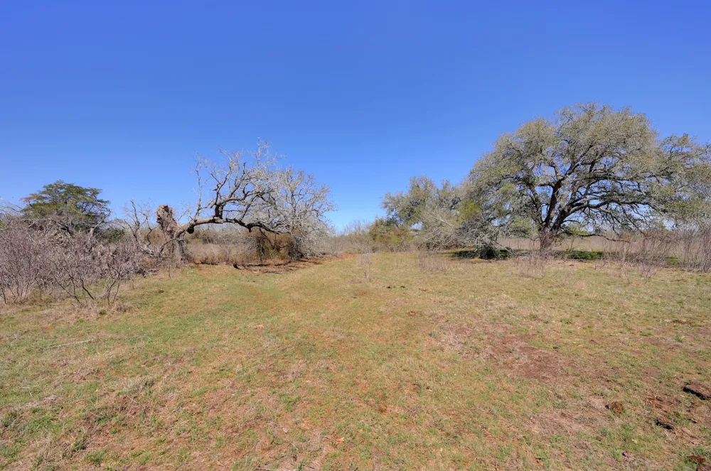 Cr 397 Waelder, TX 78959