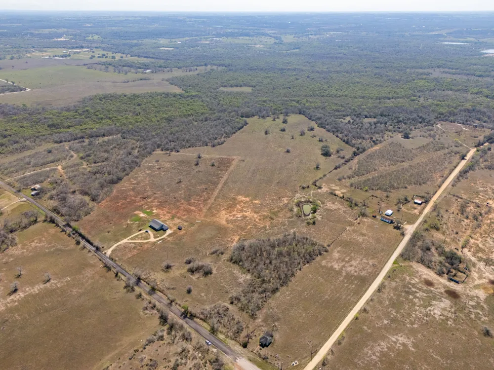 Cr 397 Waelder, TX 78959