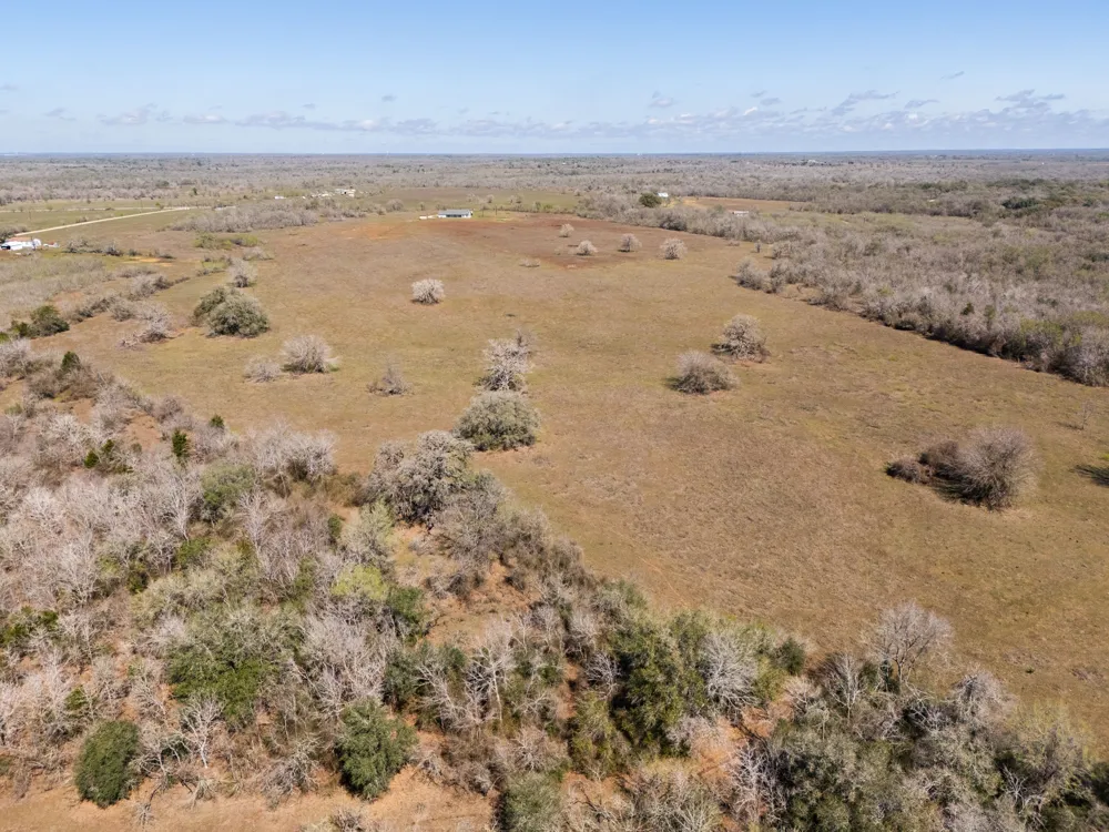 Cr 397 Waelder, TX 78959