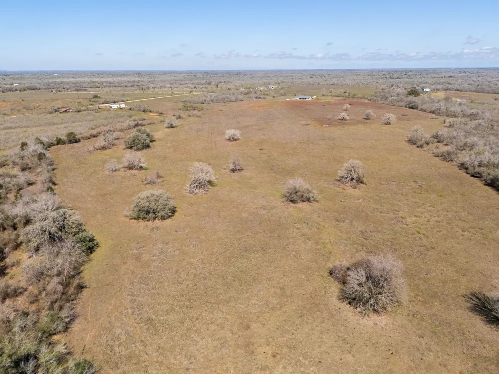 Cr 397 Waelder, TX 78959