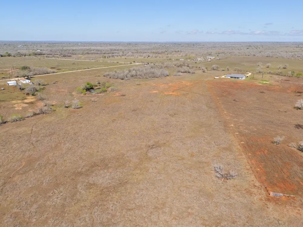 Cr 397 Waelder, TX 78959