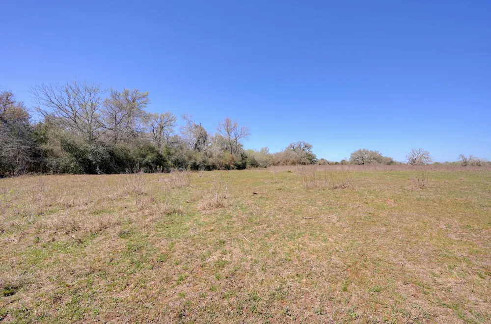 Cr 397 Waelder, TX 78959