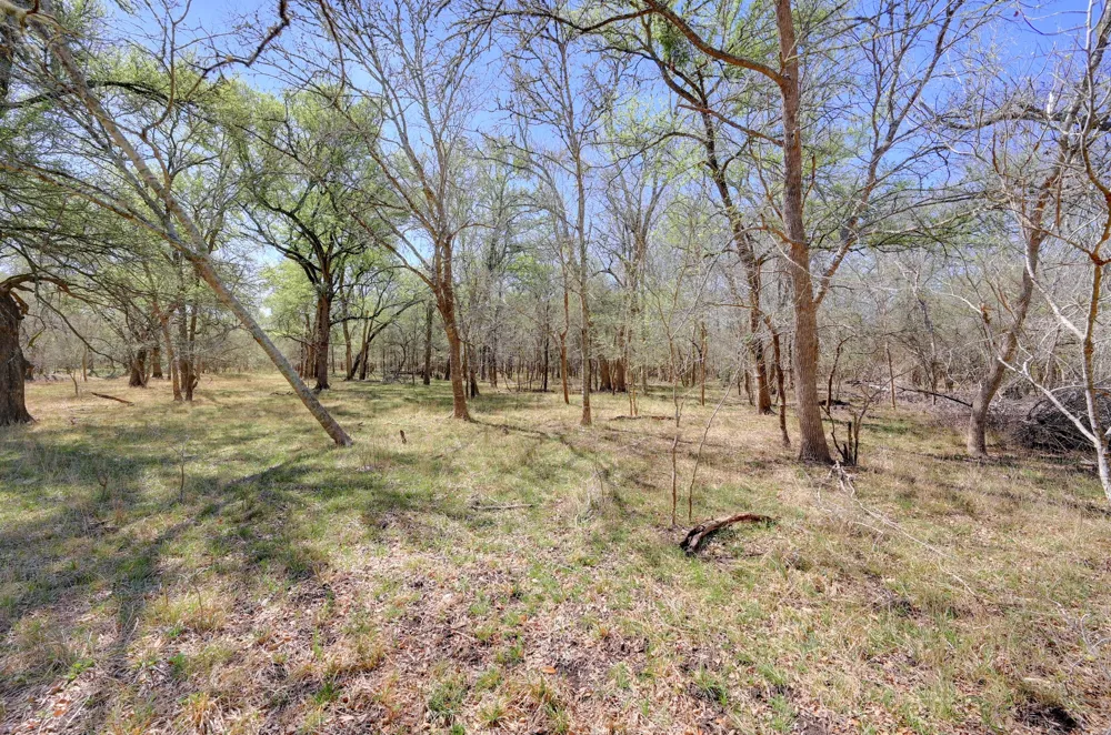 Cr 397 Waelder, TX 78959