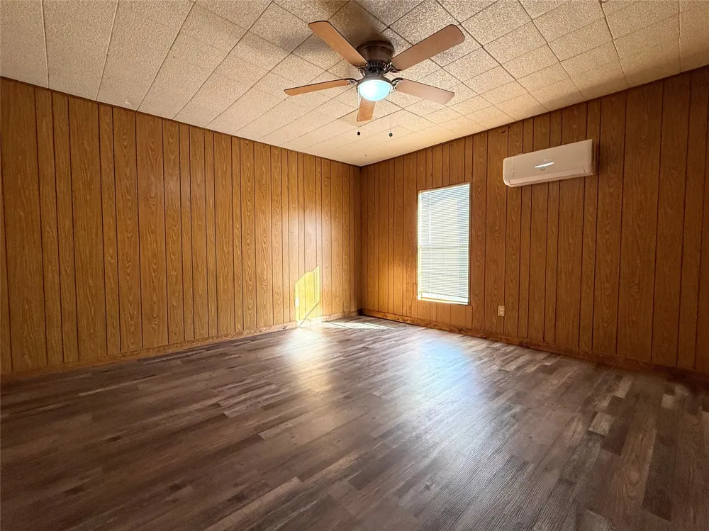 3807 Lands End Court Granbury, TX 76048